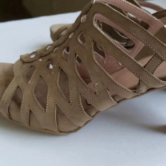 Stuart Weitzman Rollover Nubuck Sandals - Picture 15 of 16